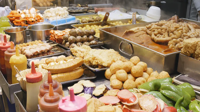 Best Food Tourism Destinations in India street food and traditional cuisine